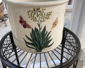 $35. Portmeirion Botanic Garden Aloe Planter Pot. Has some crazing but no cracks. 