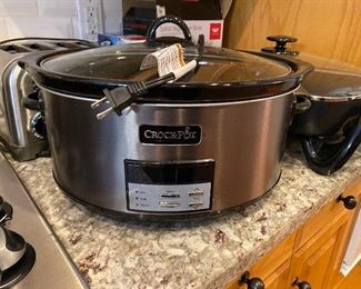 $25. Crockpot slow cooker in Stainless - like new. 