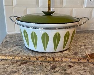 $60. Catherine Holm White Lotus Covered Casserole Dish. Excellent Condition. 