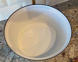 $60. Catherine Holm White Lotus Covered Casserole Dish. Excellent Condition. 