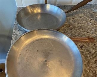 $40. Vintage Aluminum Pan with lid & Removable wooden handle - painted on lid and bottom!