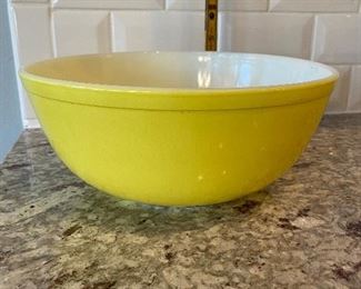 $15. Yellow Pyrex 404 Mixing Bowl - excellent condition. 