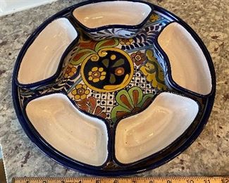 $25. 6 Pc Tierra Fina Serving Set (1 dish has chips)