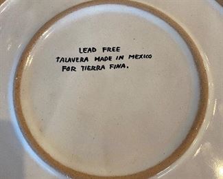 $25. 6 Pc Tierra Fina Serving Set (1 dish has chips)