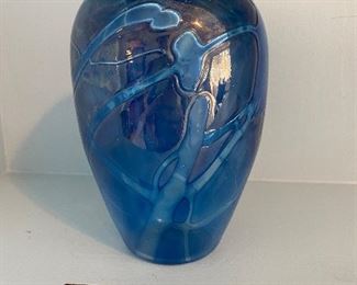 $40. Lisa Oakley Art Glass Vase