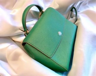 $150. Dark Green Tory Burch Crossbody handbag. Excellent (New?) Condition. 