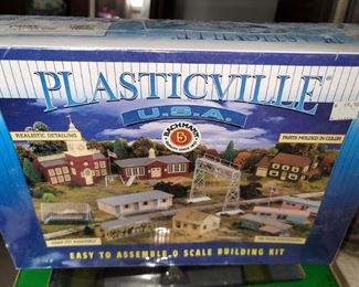 Plasticville 0 scale building kit