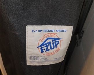 E-z up tent with additional sides