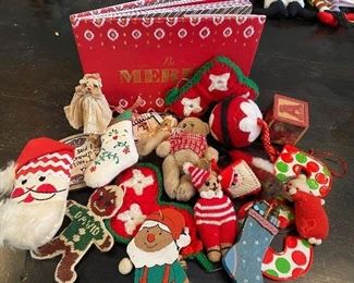 Lot#103 $12  Assorted Christmas ornaments