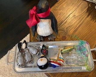 Lot#115  $20 Tray of penguins and others