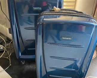 Lot#137 - $120 - 2 pieces of Samsonite luggage-26"x16" and 22"x13"