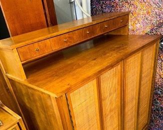 Mid Century Modern Dresser                                                   Paul McCobb Style Dresser