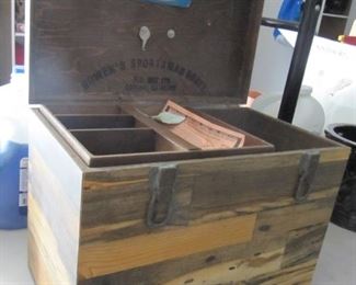 Vintage fishing tackle box with key - great condition!