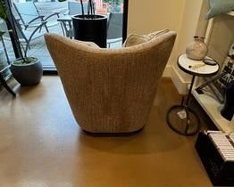 $870 USD     Norwalk Custom Zola Wingback Tan Upholstered Chair TH154-19      Description: Once you sit in this eye-catching cocoon of comfort, you'll never want to get back up! Made in the USA, this generously cushioned wingback chair has a perfectly pitched and curved back and is upholstered in plush textured earth tones.
Dimensions: 34 x 36 x 34"H 
Seat: 23W | 27D | 20H
Arm: 23H
Condition: New - Interior Design Studio Floor Sample
Local pick up Lake Oswego, OR.  Showroom with main floor access. Contact us for shipper suggestions.       https://goodbyhello.com/products/copy-of-norwalk-aiken-recliner-thd-18?_pos=3&_sid=f9cbd366d&_ss=r