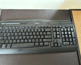 Wireless keyboard
