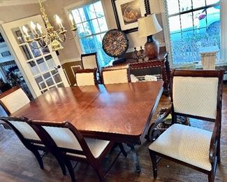 Broyhill Dining Table with 8 chairs