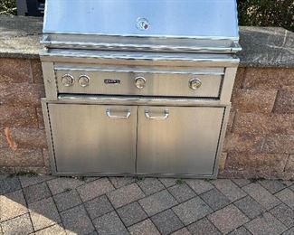 Lynx Natural  Gas Grill. 