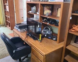 Desk / Radio / Cassette Tape / Insignia 32" TV/Monitor