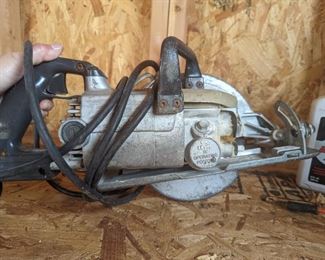 Skilsaw 7 1/4" Worm Drive Saw