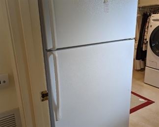 Whirlpool Refrigerator Model No. ET1MHKXMQ08 Serial No. EY0201450