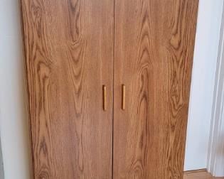 Portable closet w/ hanging bar