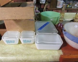 Pyrex  Amish Butterprint