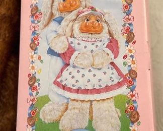 16” Raikes Bear 1988
Signed by Robert Raikes
NN 1554 / 7500
#20398 Mrs Nickleby