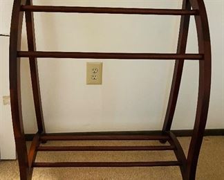 Quilt / Blanket Rack
3’ H x 18” D