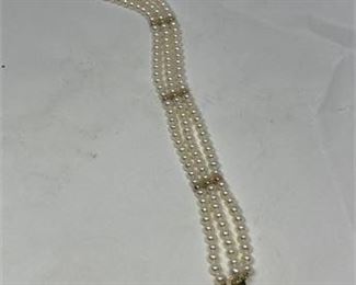 Lot 2 4 Bid(s)
14K Gold, Pearl Bracelet
