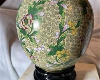 Lot 172 1 Bid(s)
HANDPAINTED CHINESE VASE, Urn : Metal, Round: Made in China Collectible 9.5"