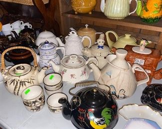 Teapots , rooster 