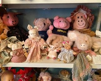 Stuffed animal pigs 