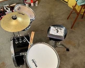 Kids drum set
