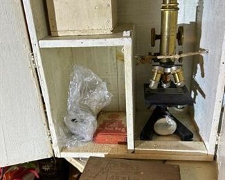 Rare early vintage Ernst Leitz Wetzlar Microscope with lens & slides