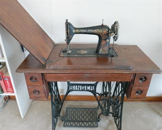 Antique Singer Sewing Machine 