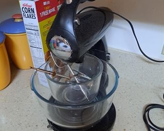 Vtg hand mixer