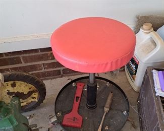 Stool for the mechanic in you