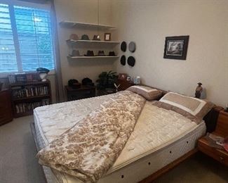 Select Comfort Imperial Series Mattress 
& Solid Wood Bed Frame