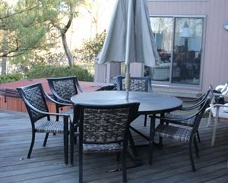 Round patio table & 6 chairs (with cushions) with umbrella