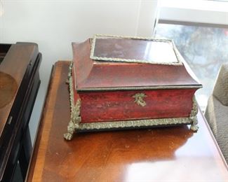 Antique tantalus (as is)