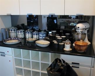 Kitchen wares - small appliances 