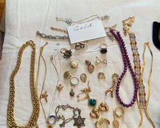 Gold / fine jewelry with stones / diamonds...