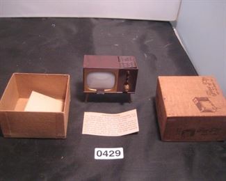In original box, Mid-Century c.1960 Tiny TV salt and pepper shakers