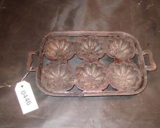 Antique cast iron fluted muffing pan