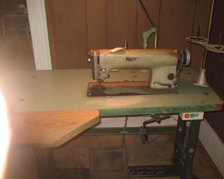 Vintage PFAFF commercial sewing machine w/ table and attached lamp