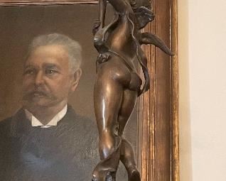 $300 - Pair of angels bronze candelabras