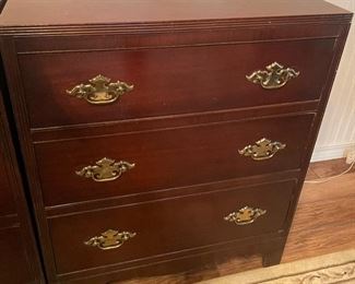 $600 - Pair of chests three drawers 