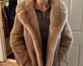 $225 Light brown mink jacket sz 4-6