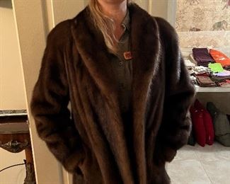 $295 - Dark brown mink jacket sz 4-6 