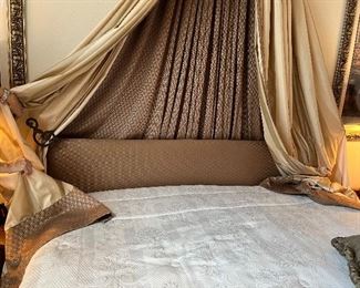 71 - $150 	Bedding comforter + 6 pillows